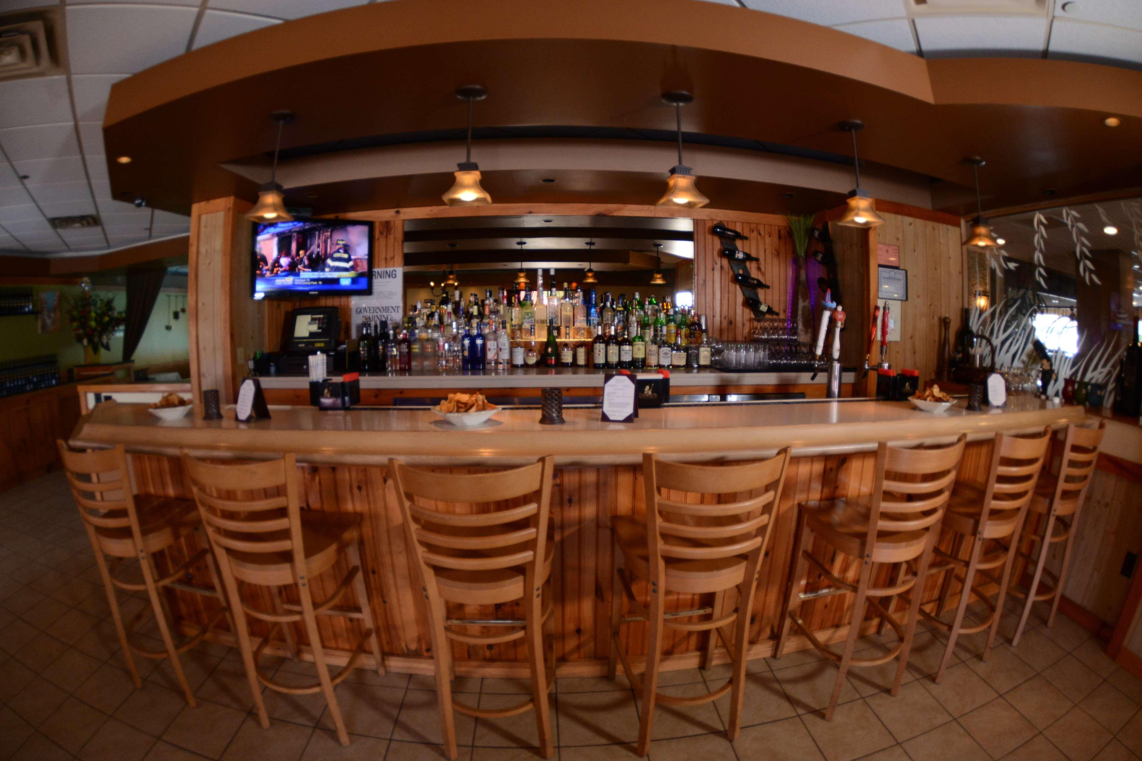 Best Western Mill River Manor 3*