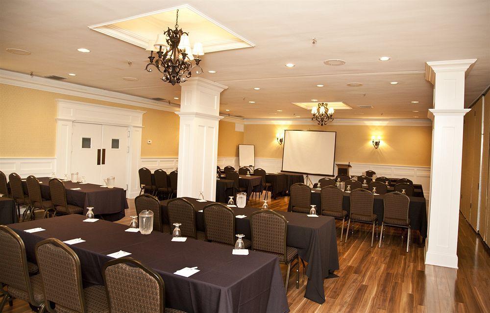 Best Western Mill River Manor Hotel 3*