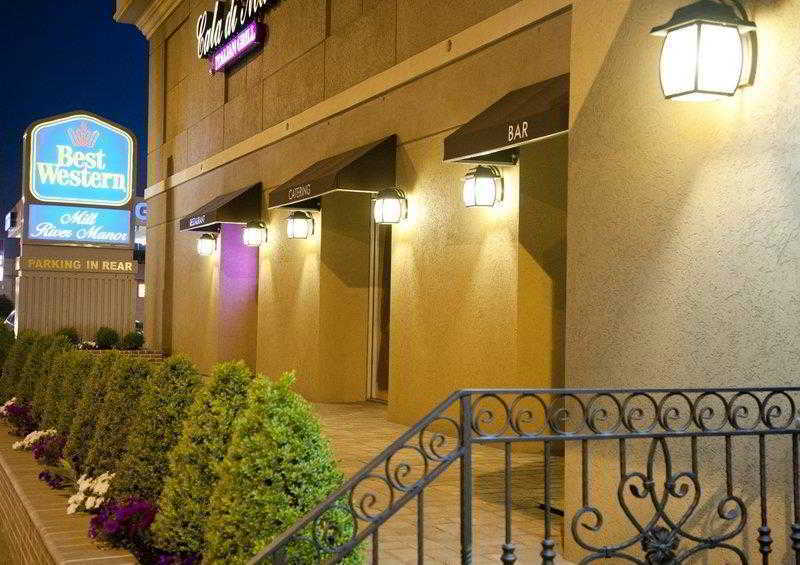 Best Western Mill River Manor Hotel 3*